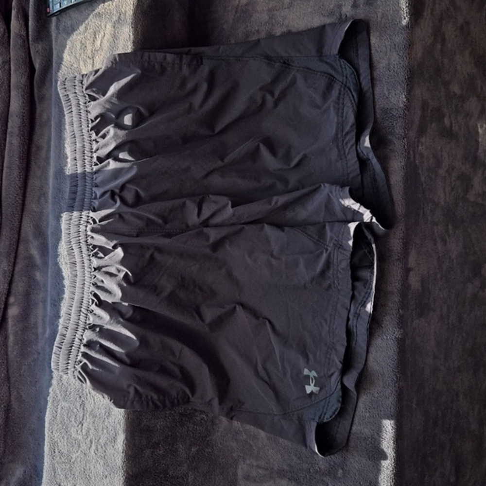 Under Armour Fitted Black Shorts